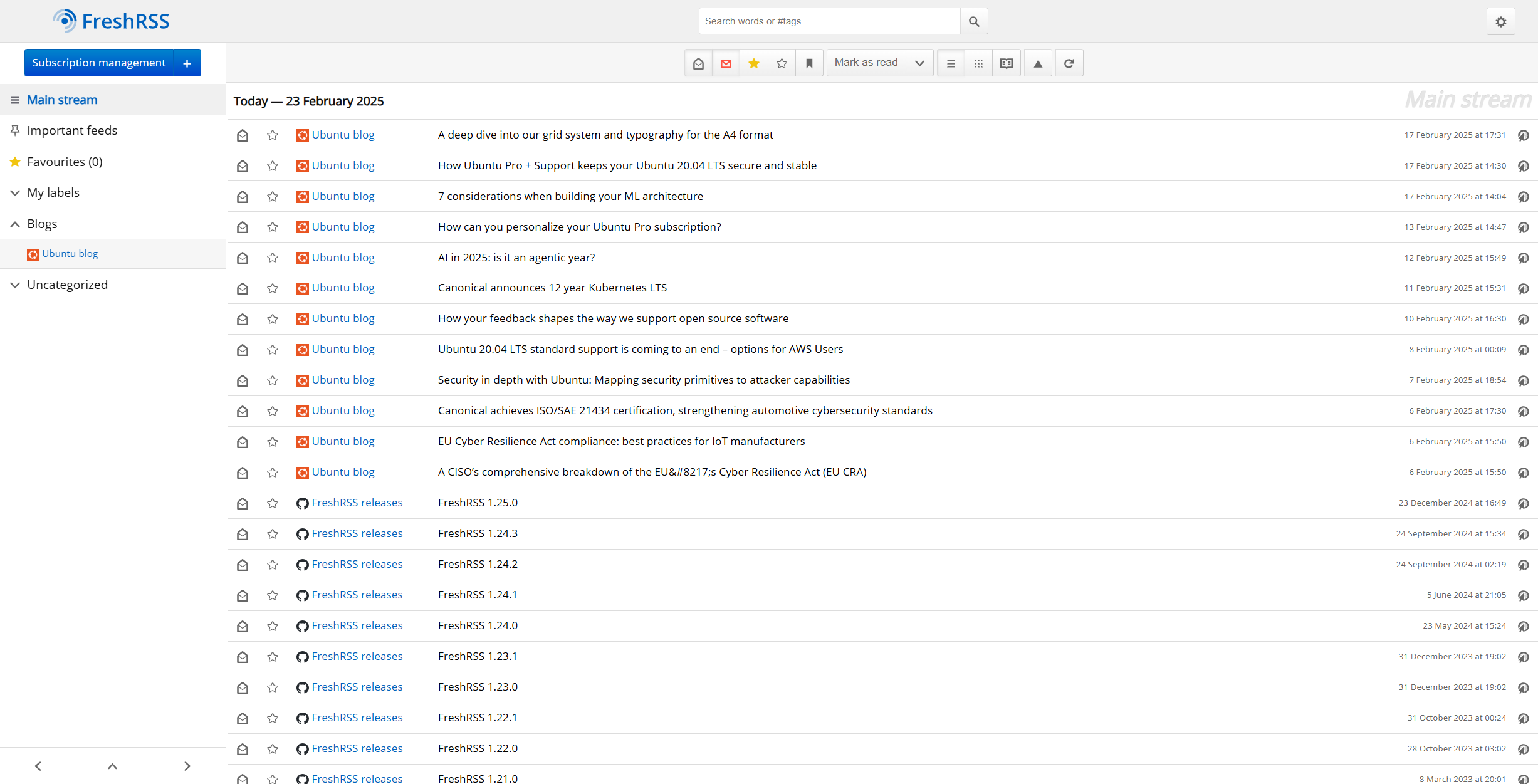 FreshRSS web interface with folders, article list, and a selected article